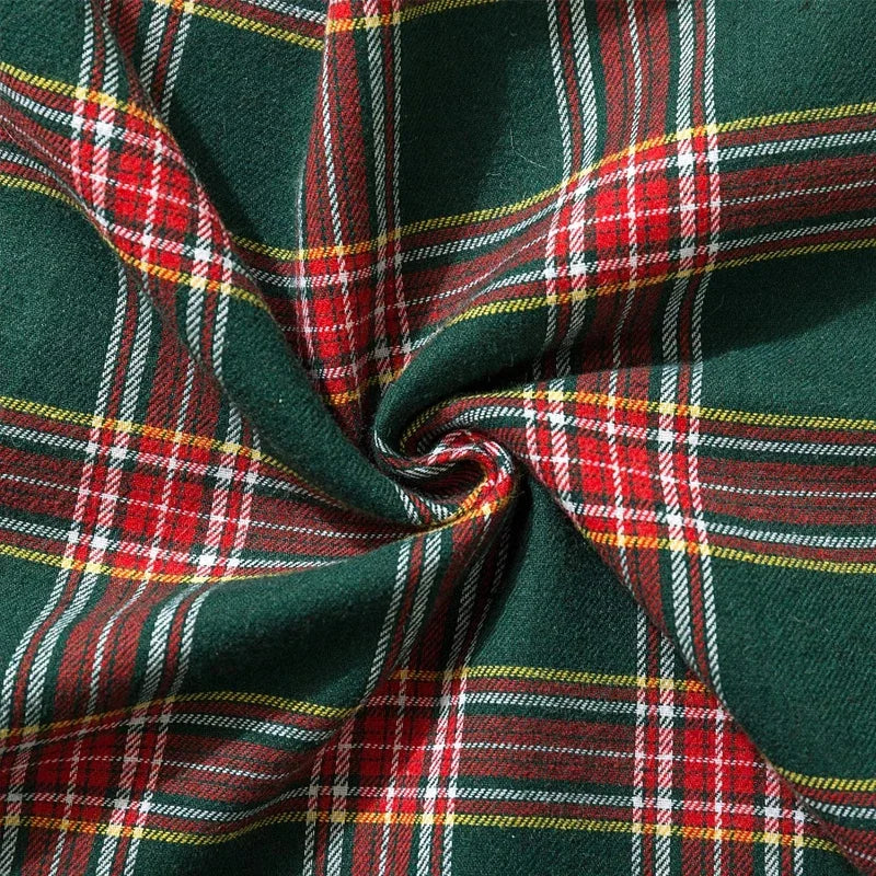 Carvallo – Julrutigt Kuddöverdrag med Snöflingemotiv för en Magisk Inredning