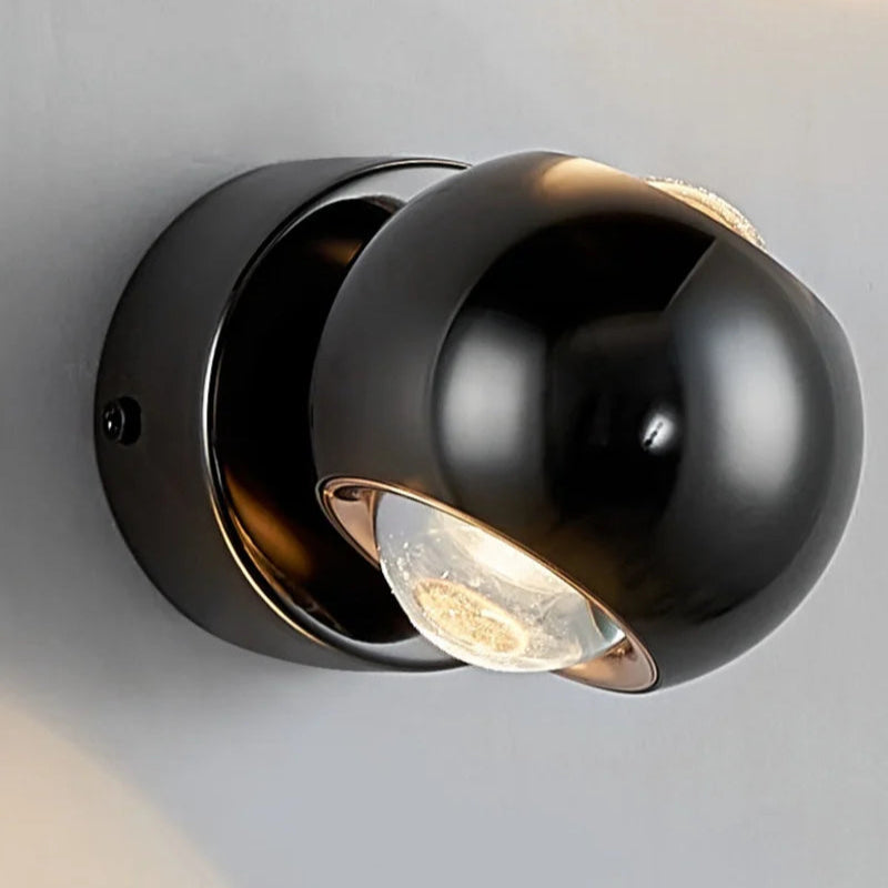 OrbisGlow – LED-vägglampa med 360° roterande funktion för justerbar belysning