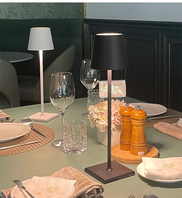 LumiGlow - Trådlös Uppladdningsbar Skandinavisk Design Bordslampa