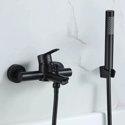 Nordren Vada | Svart väggmonterad kran med handdusch och blandningsventil