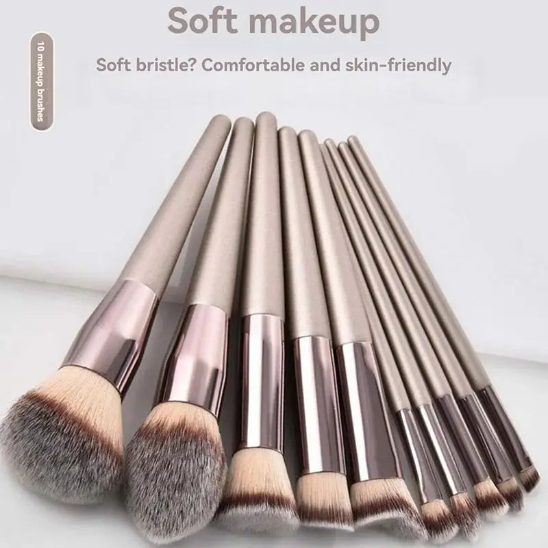 Carvallo-up Penselsæt LuxeBrush Gold | 10-delt | Bløde syntetiske hår & trægreb | Præcis & skånsom mod huden