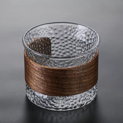 OakFlow Whisky Tumbler – Handgjord Glas med Trä Accent