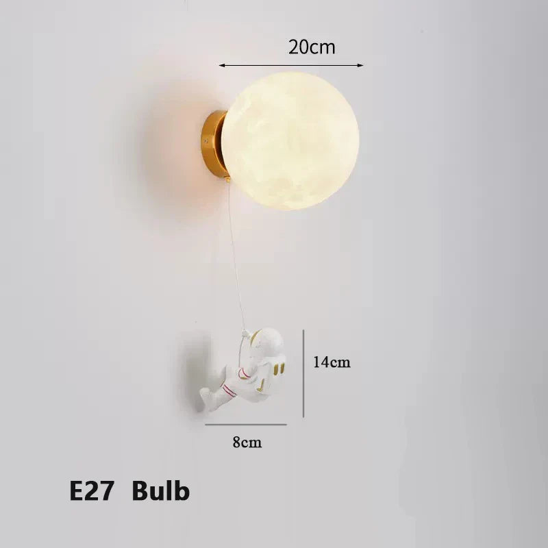 LunarGlow - Astronaut Vägglampa med Månlika Ljus