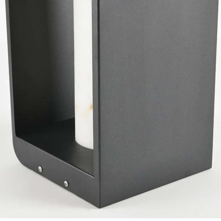 Modern solterrasslampa