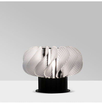 Modern, elegant LED-bordslampa i minimalistisk design av aluminium