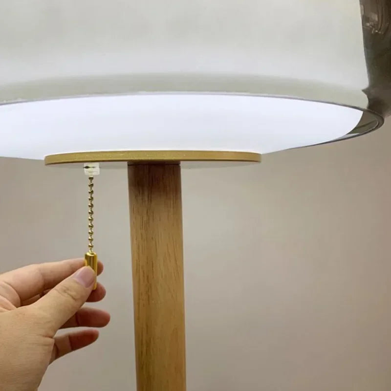 LumeHaven – Nattlampa med Träbas och LED-belysning