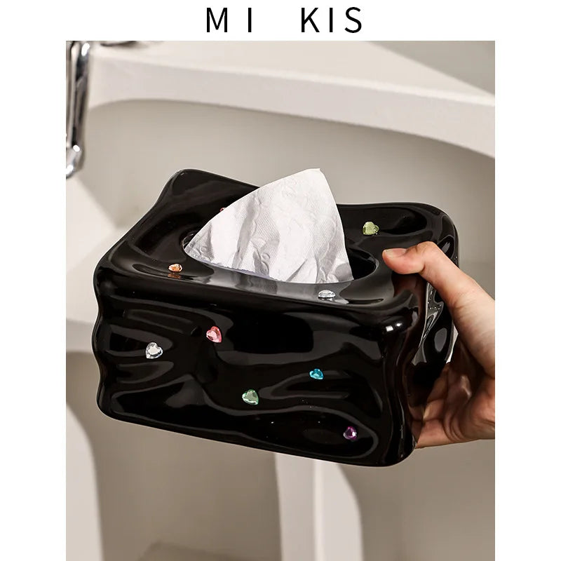 Élise – Lyxig Porslinservettlåda med Hjärtfomad Ädelsten Accent