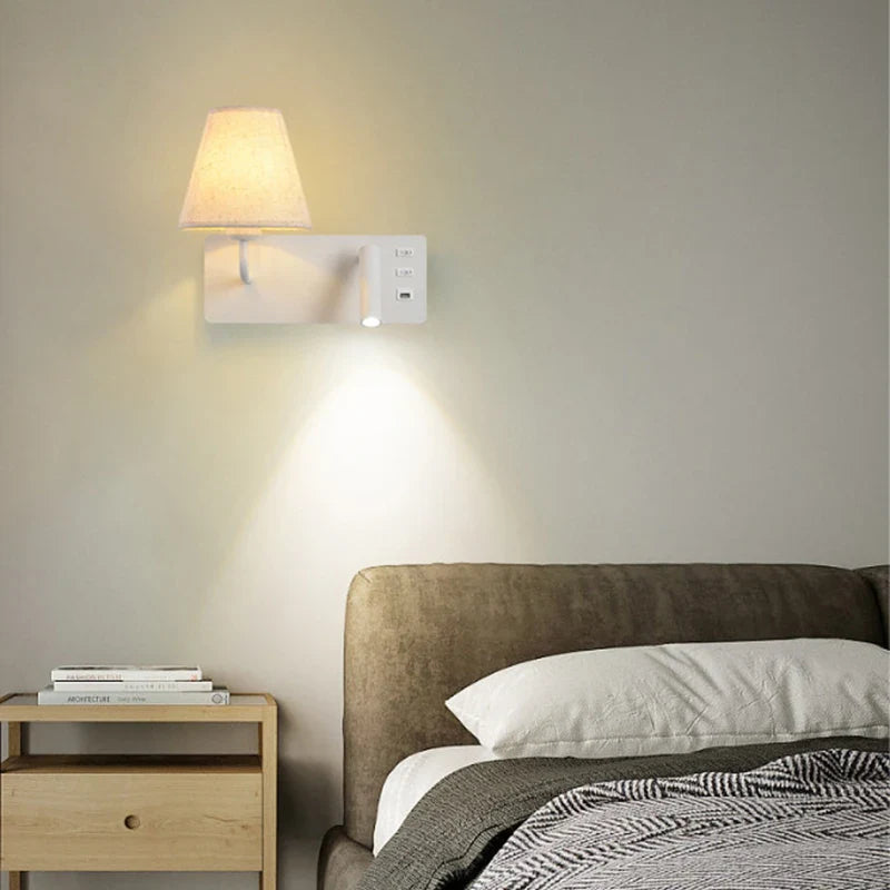 LuminoWall - Modern vägglampa med USB och läslampa
