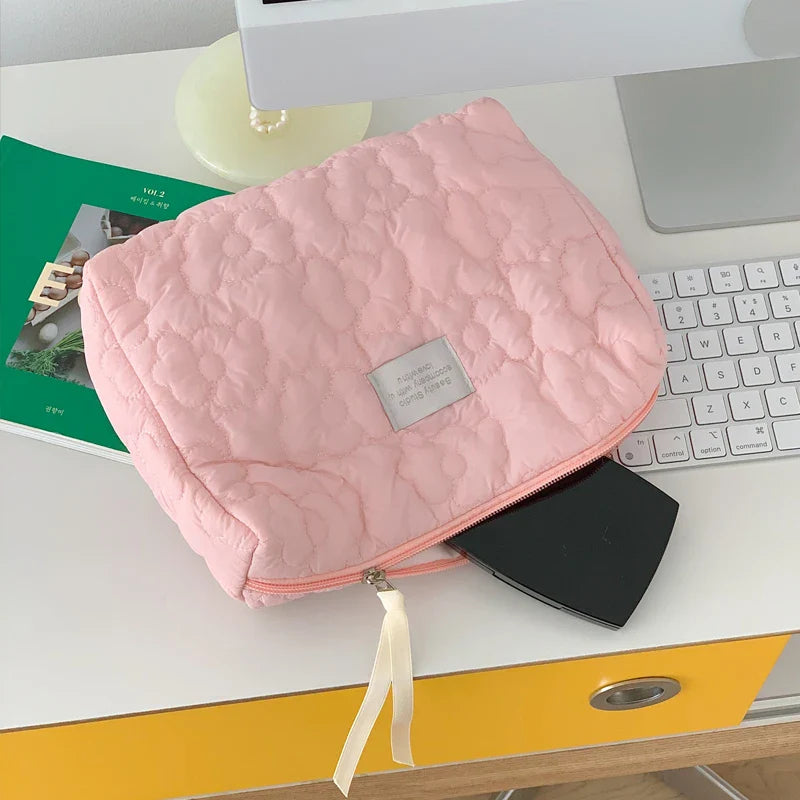 Carvallo Vadderad KosmetiskPåse i Bomull | MakeupPåse med Dragkedja för Damer | Resekulturpåse med Blommönster & Inre Fack