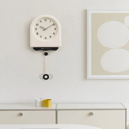 CremePendulum - Koreansk Stil Väggklocka med Modernt Design