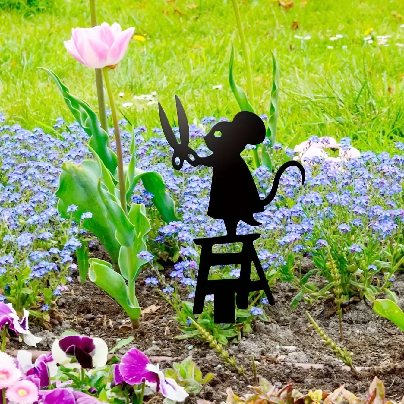 Carvallo FerroCharm | Klassisk metalldesign | Med jordspett | För trädgård, staket & terrass