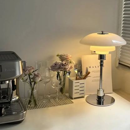 Aros Layer | Dimbar LED-bordslampa i skandinavisk Layer-design