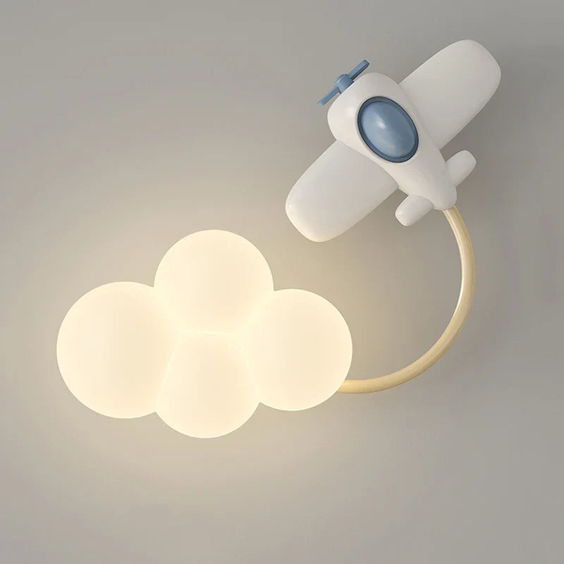 CartoonFlygplan - Barnkammarens Vägglampa med Stjärnor, Regnbåge och Flygplansdesign