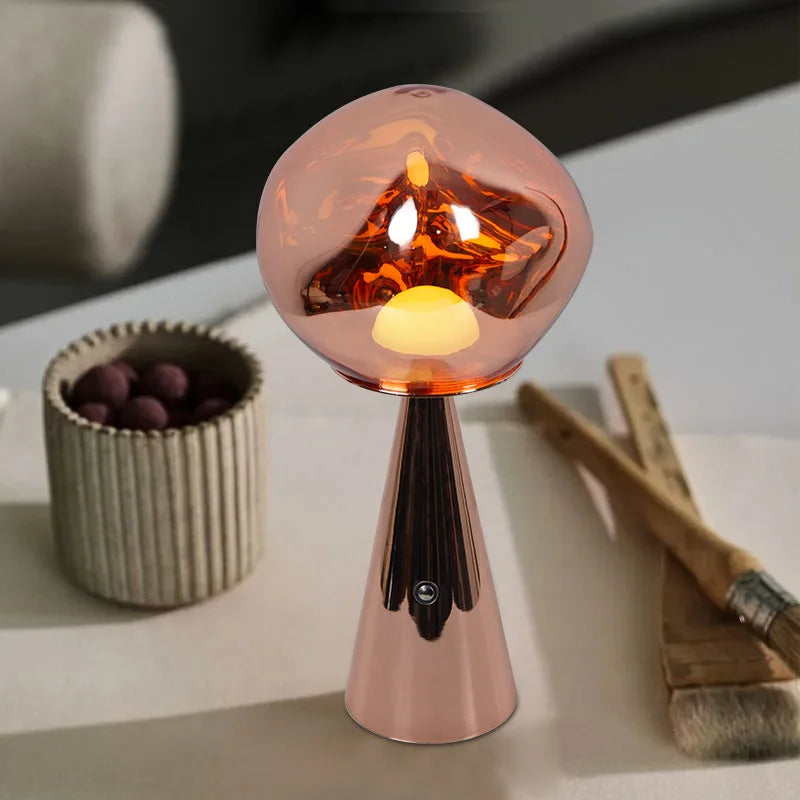 LavaGlow - Modern Mini Bordslampa med LED Ljus | Dekorativ Belysning