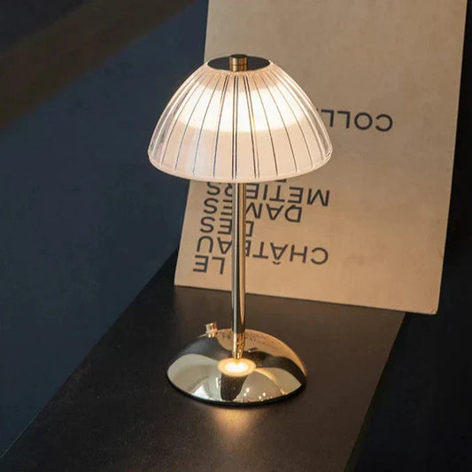 LumeLuxe – Dimbart LED Bordslampa med Skandinavisk Design & USB