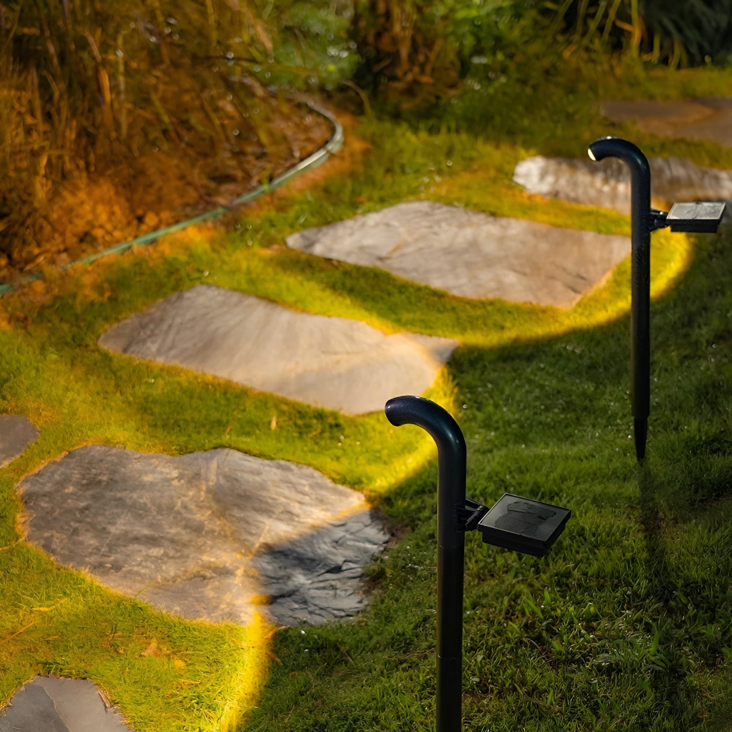 LED Solarlampor för trädgården – Dekorativ väg belysning för gård och uppfart