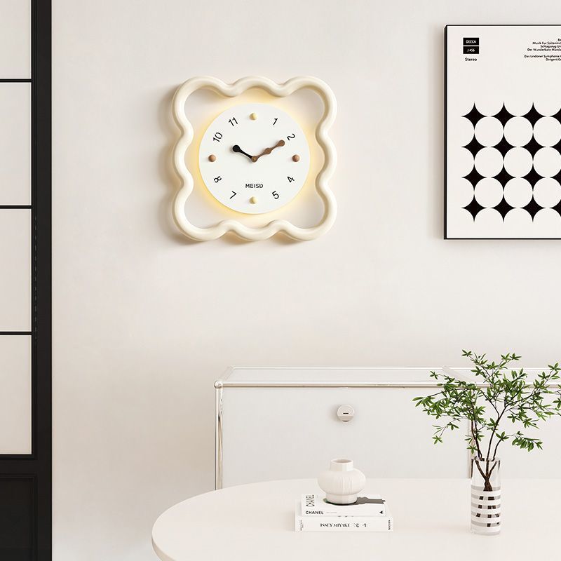 PuffTick – Marshmallow-inspired wall clock with soft curves and silent quartz movement