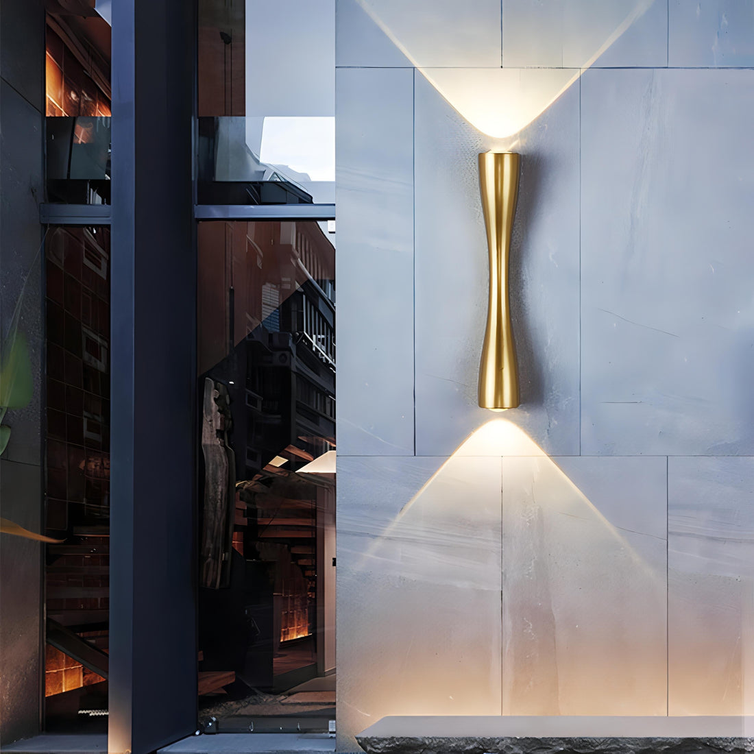 Lachlan - Utomhus LED Upp/Ner Modern Böjd Vägglampa