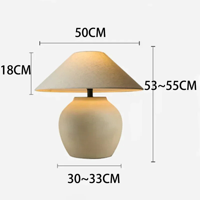 LumeVase – Keramisk Bordslampa med Minimalistisk Design