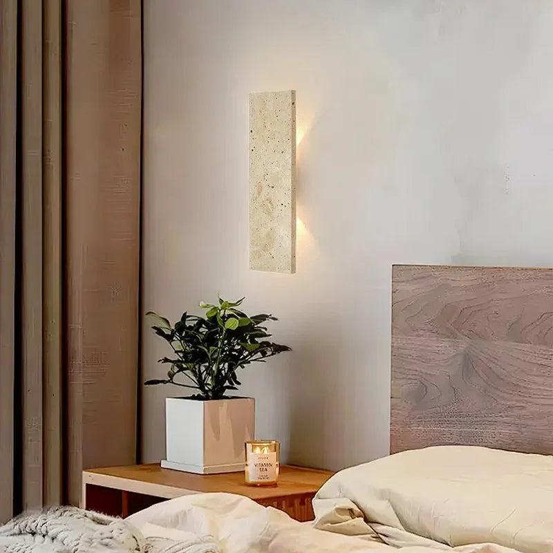 Ljussten Alto | Natursten LED-vägglampa för utomhusområden