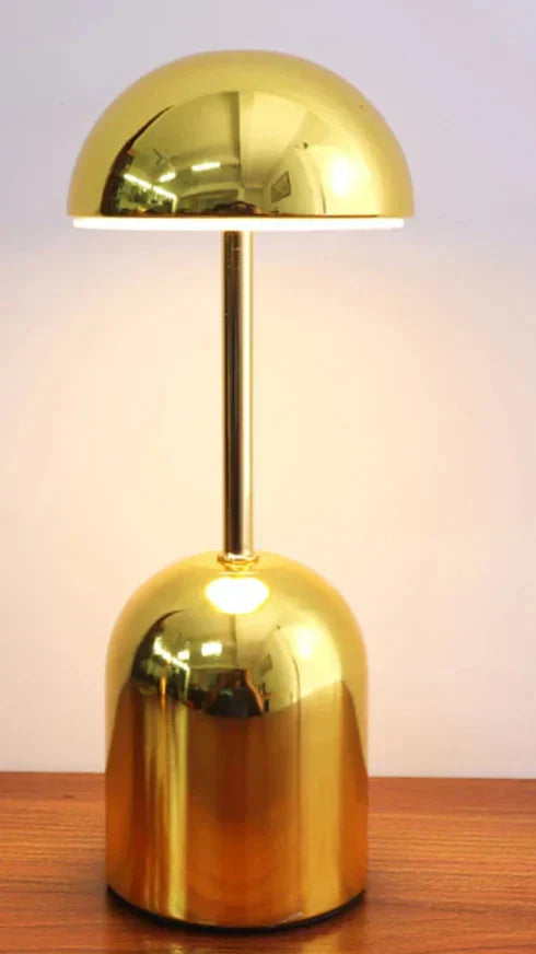 GlowLuxe - Bärbar Dimbar Bordslampa – LED Metalldesign för Stämningsfull Belysning