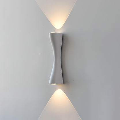 Lachlan - Utomhus LED Upp/Ner Modern Böjd Vägglampa
