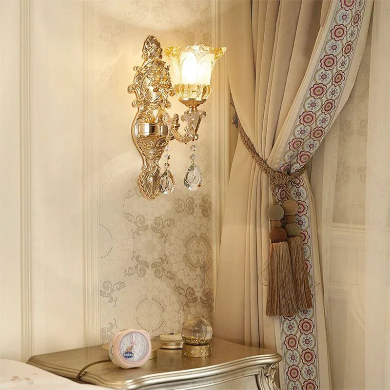 CrystalElegance - Lyxig Kristall Vägglampa för Sovrum och Vardagsrum