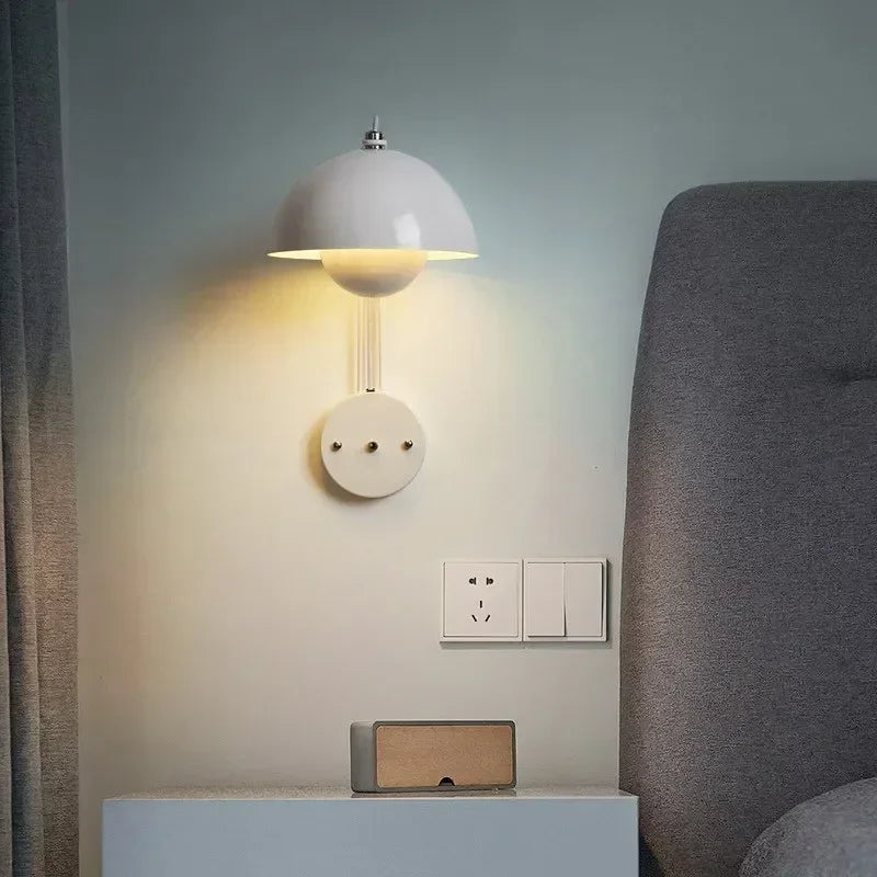 NordicGlow - Minimalistisk Flerfärgad LED Vägglampa för Sovrum och Vardagsrum