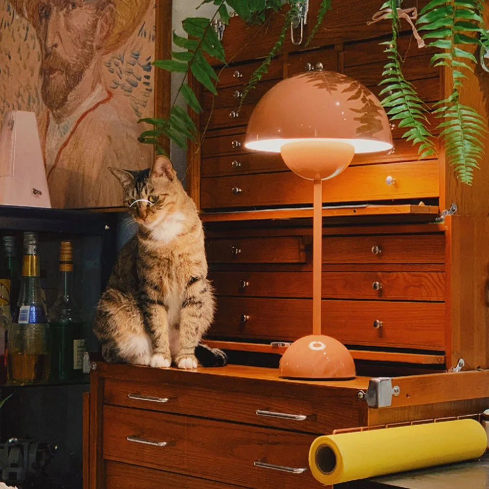 RoyaleGlow Justerbar Ljusstyrka Blomkruka Lampa - Italiensk Uppladdningsbar Bords Lampa