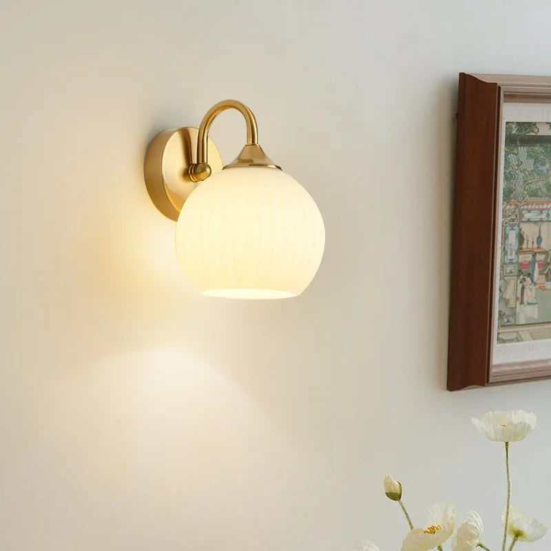 ModernWall - Nordisk LED Vägglampa med Glaslock för Stämningsfull Inomhusbelysning