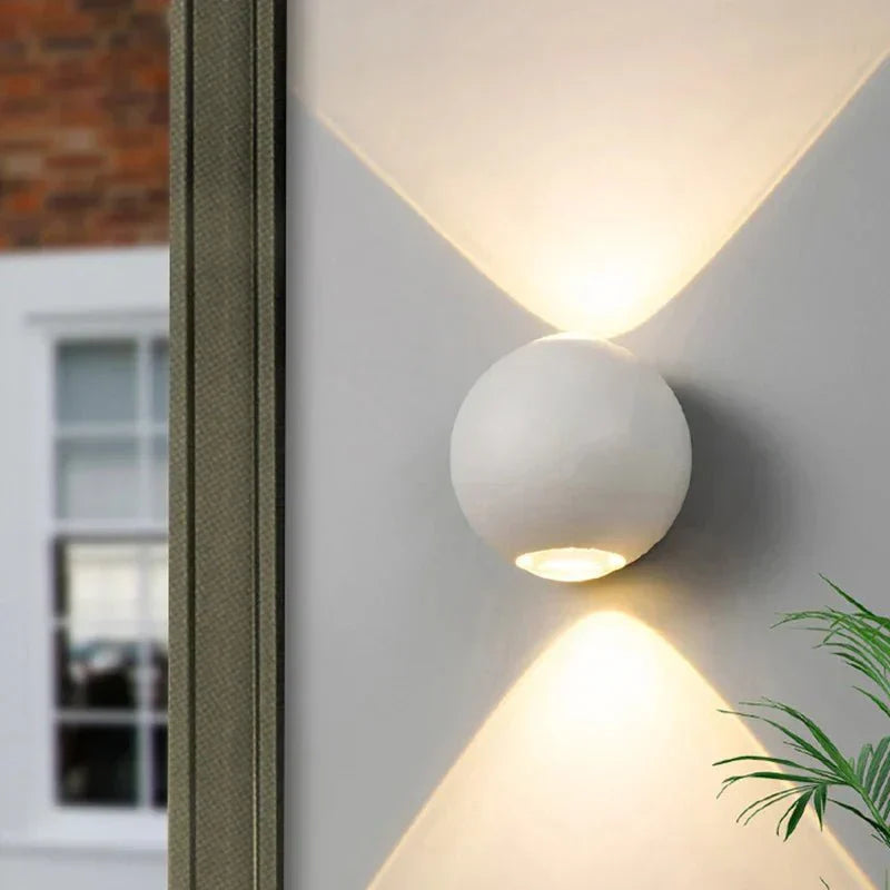 Metallboll Vägglampa