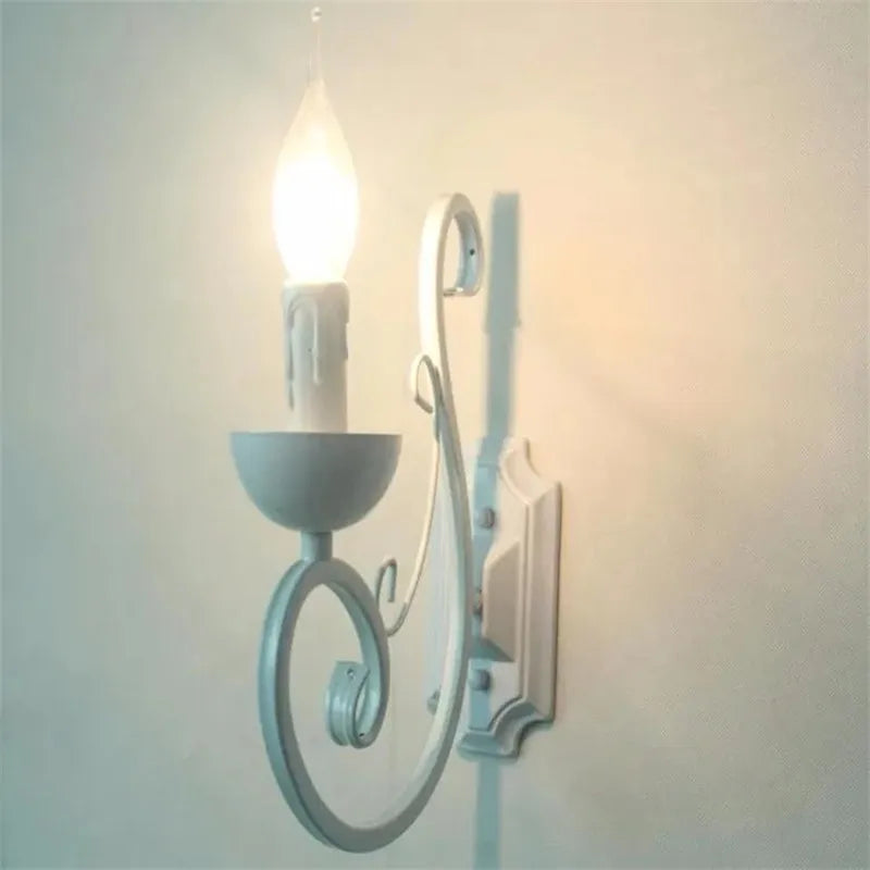 VintageGlow - Vit Metallvägglampa med Stearinljus E14
