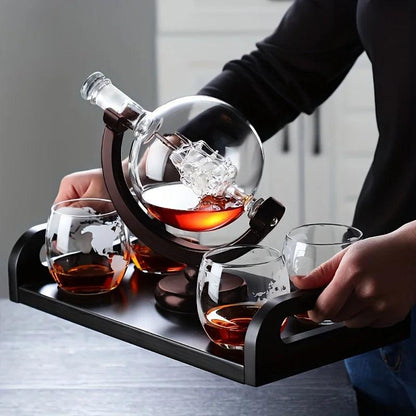Exklusivt Globe-dekanter-set – Elegant, världsformad whiskey-dekanter med träställ