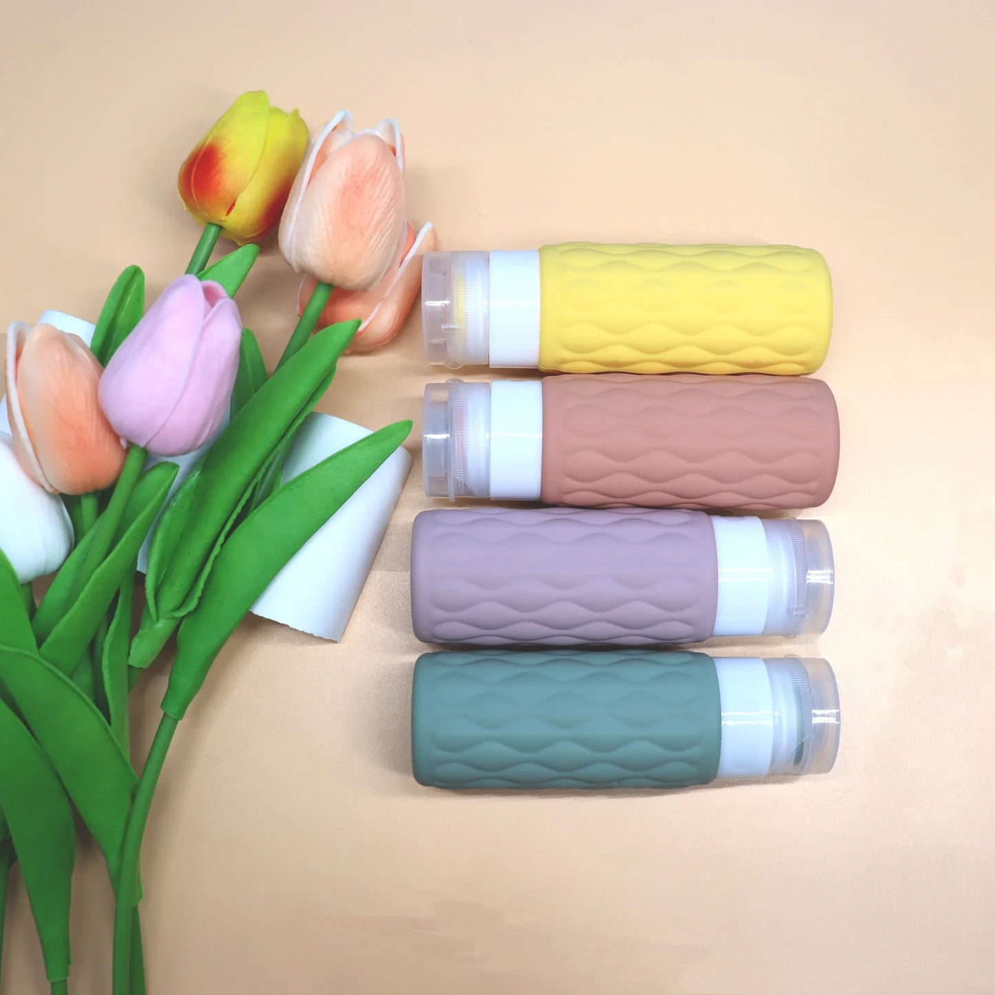 Carvallo Reseflaskor Set | Mjuka silikonflaskor & spraybehållare | Läcksäkra & TSA-kompatibla | För schampo, lotion & kosmetik