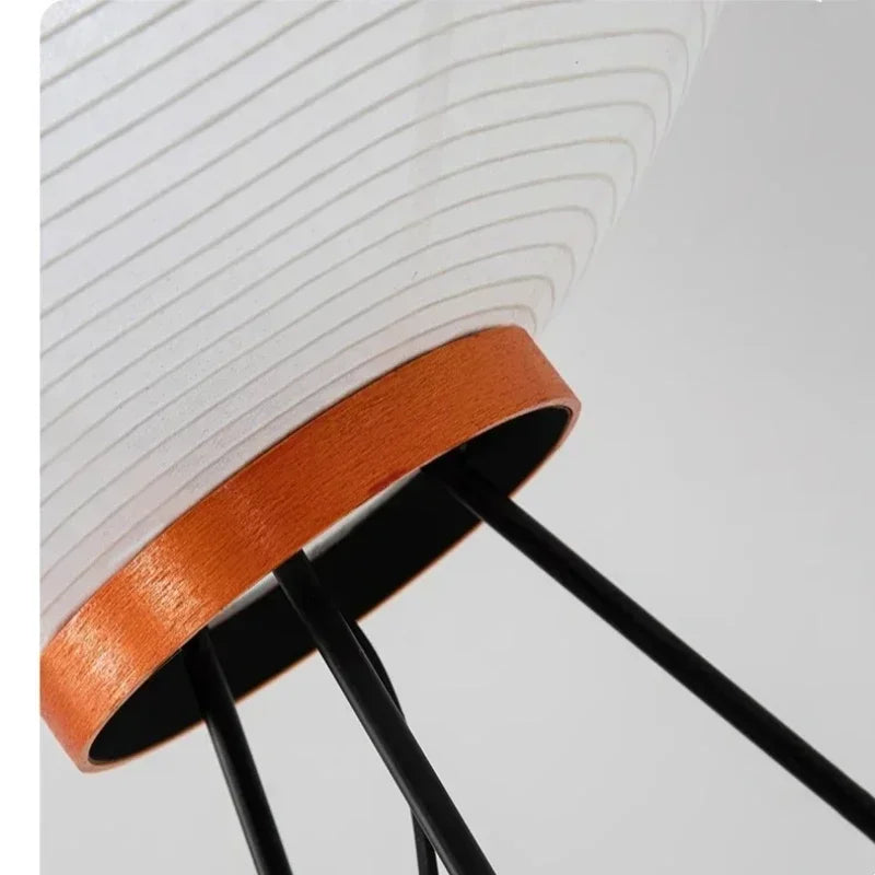 Sōra 9A | Handgjord golvlampa med trästruktur