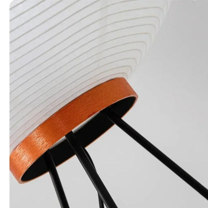 Sōra 9A | Handgjord golvlampa med trästruktur