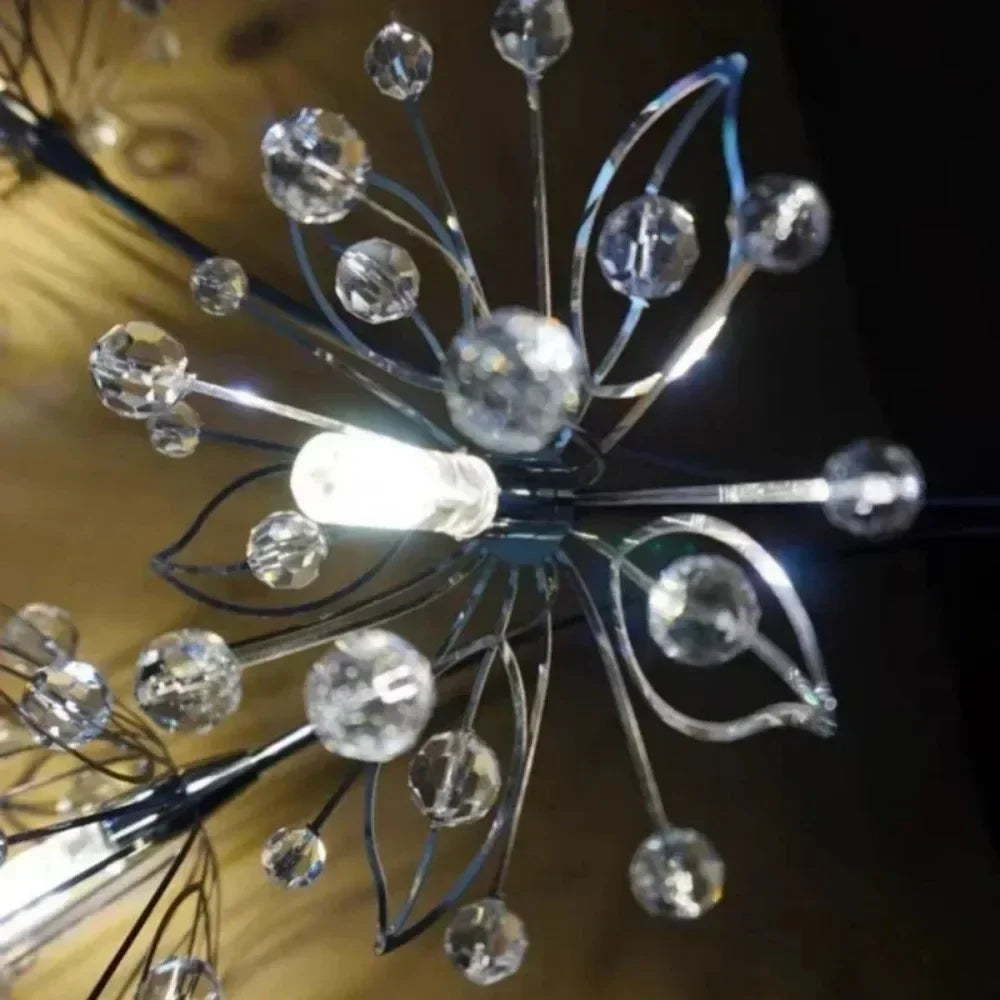 Lustrae | Modern vägglampa med kristallformad maskrosdesign