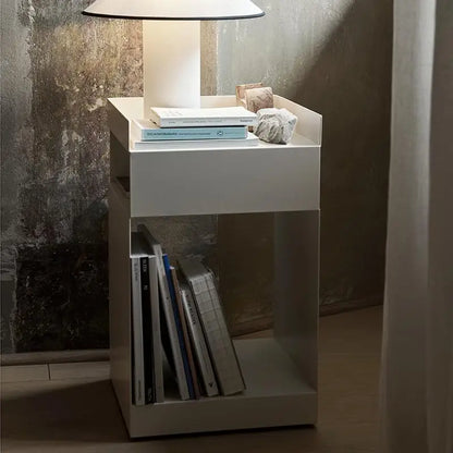 Arket Fold | Metall-sidobord i dansk origami-design