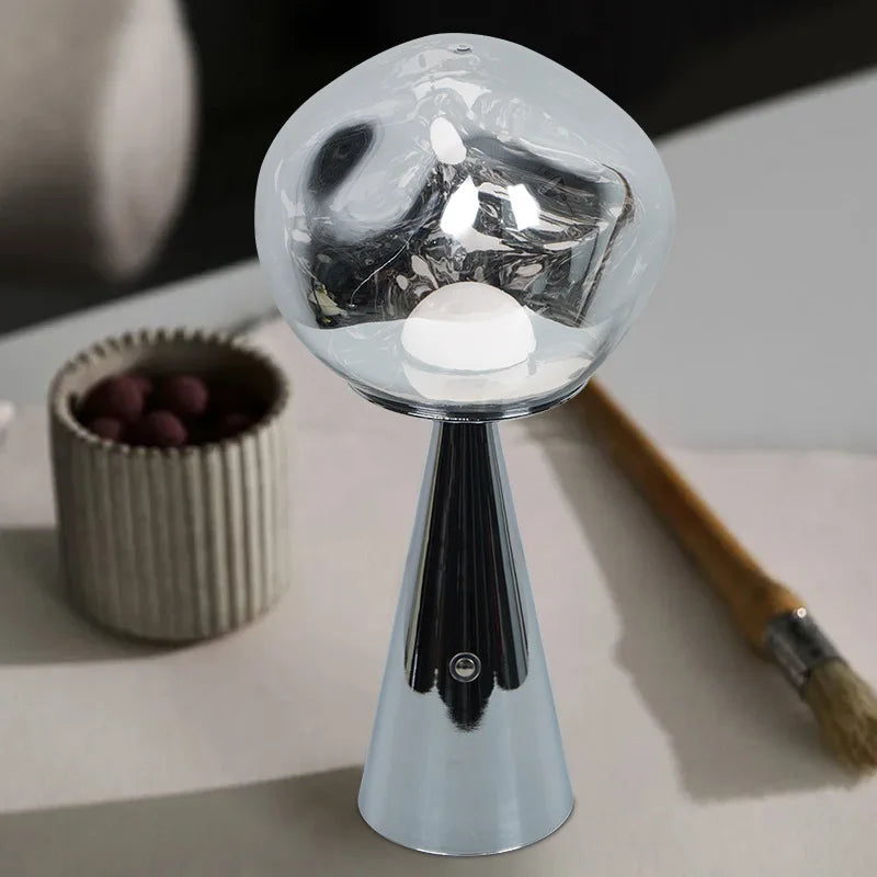 LavaGlow - Modern Mini Bordslampa med LED Ljus | Dekorativ Belysning