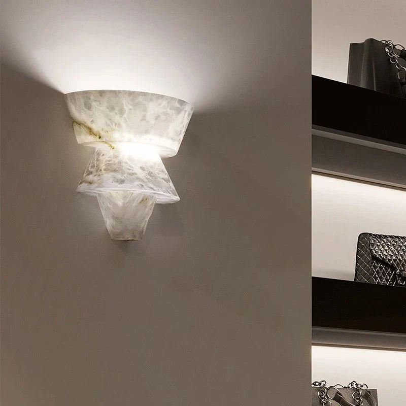 MarmorGlow - Minimalistisk Vägglampa i Natursten