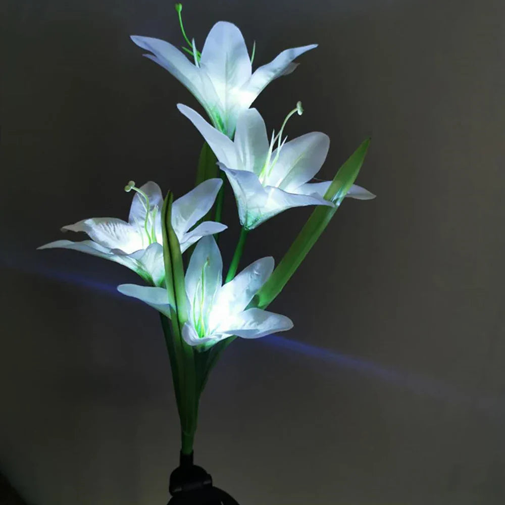 Solenergi LED blommor i liljeform – färgväxlande trädgårdslampor med spjut för utomhusbruk
