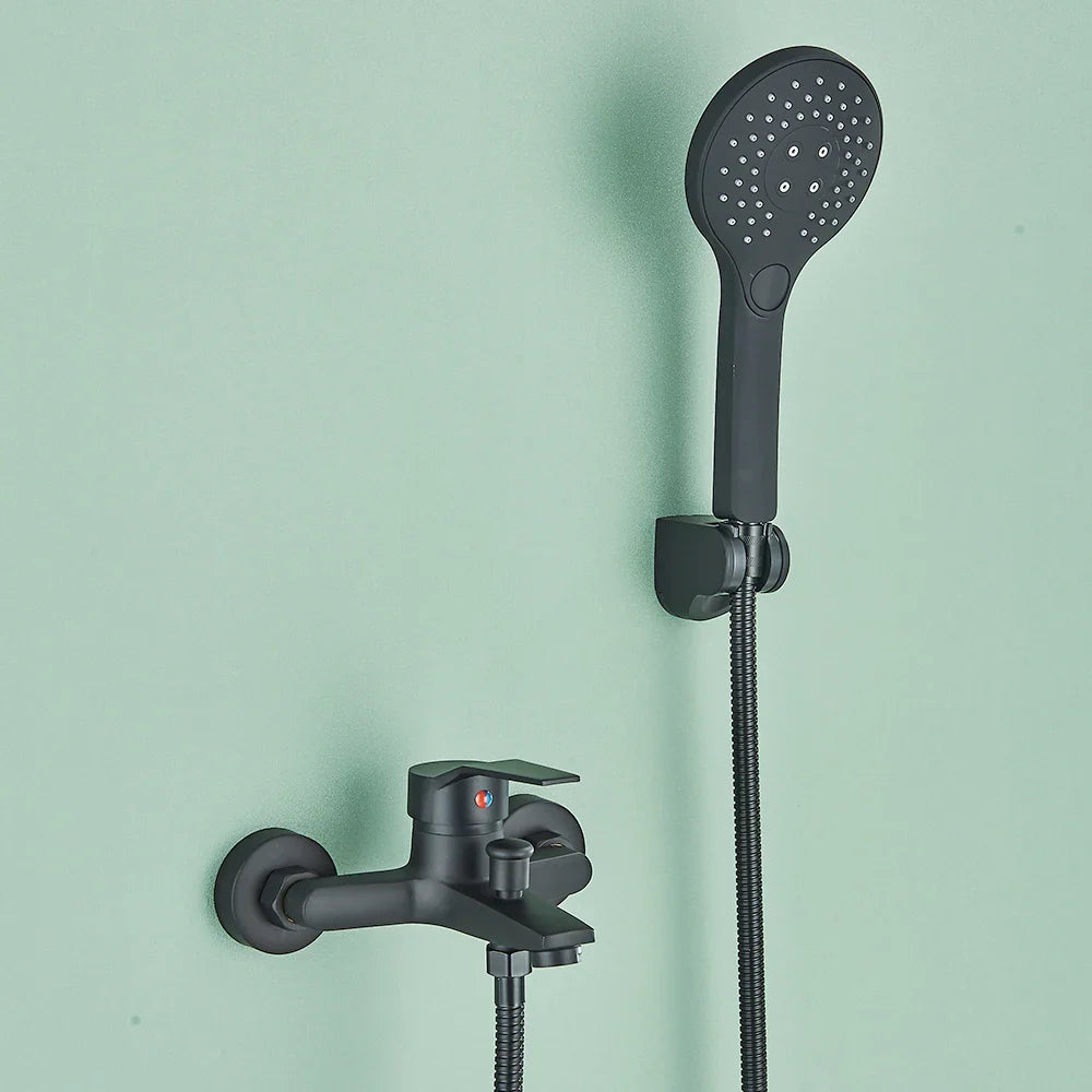 Nordren Vada | Svart väggmonterad kran med handdusch och blandningsventil