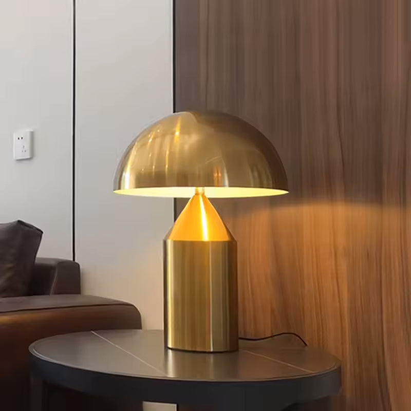 Altessa Oro Bordslampa – Lyxdesignlampa i guld med touch-kontroll