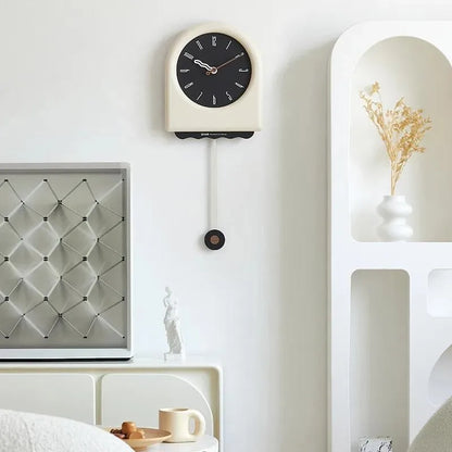 CremePendulum - Koreansk Stil Väggklocka med Modernt Design