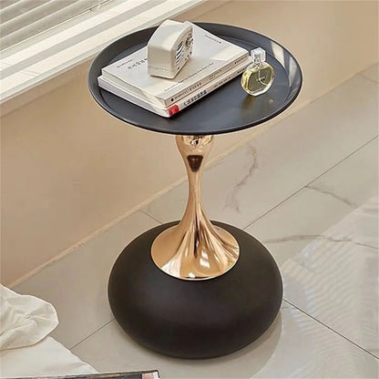 Auranelle | Rund designad sidobord i ljus italiensk lyxstil