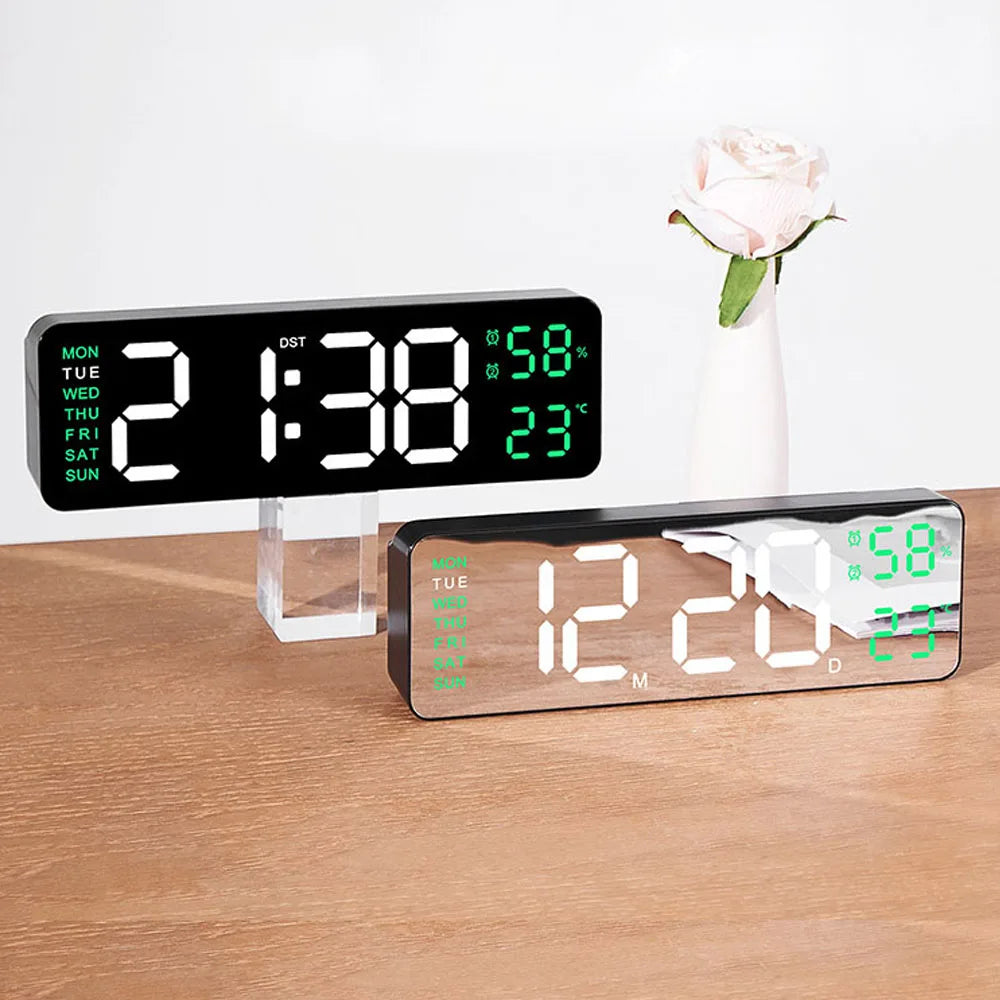 TimeGlow - Smarta Digital Klocka med Kalender, Temperatur och Luftfuktighet