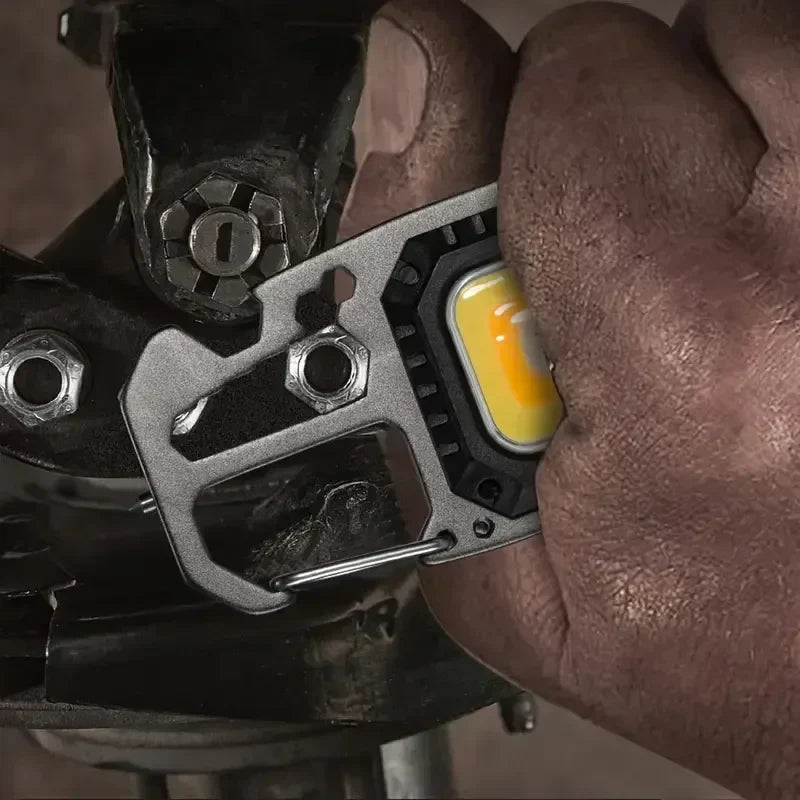 Carvallo Multifunktions-LED-lampa | Mini ficklampa med verktyg, nödhammare & USB-C-laddning | 6 ljusmodi | 500 mAh batteri