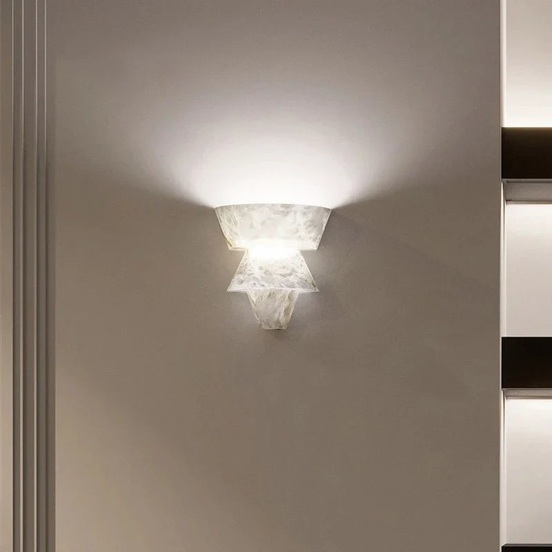 MarmorGlow - Minimalistisk Vägglampa i Natursten