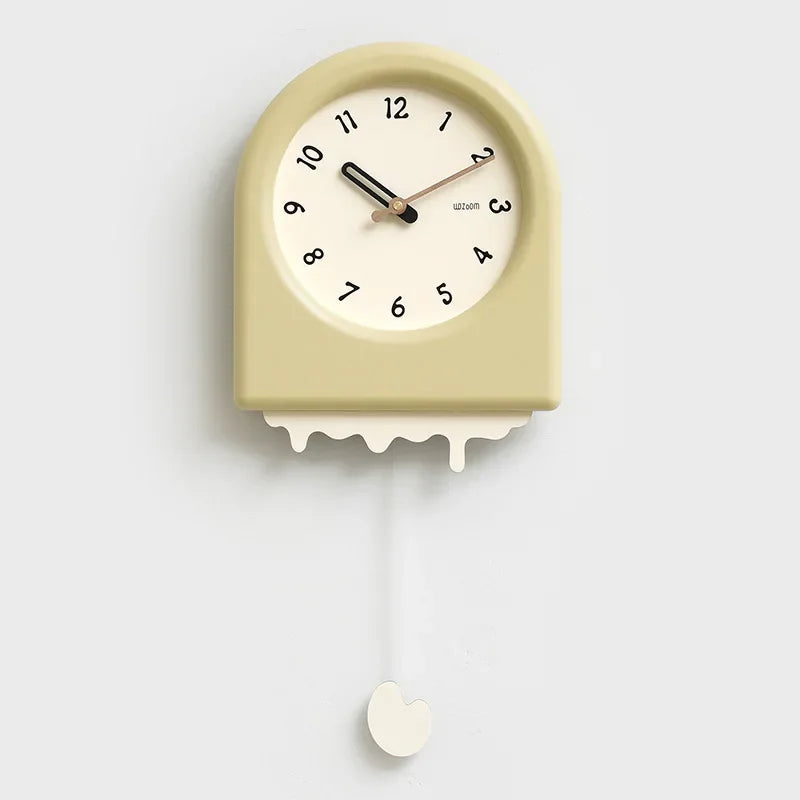 CremePendulum - Koreansk Stil Väggklocka med Modernt Design