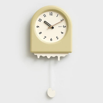 CremePendulum - Koreansk Stil Väggklocka med Modernt Design